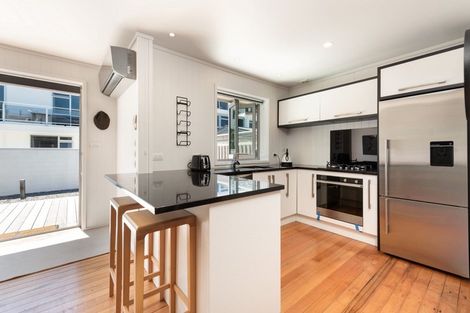 Photo of property in 2/54 Marine Parade, Mount Maunganui, 3116