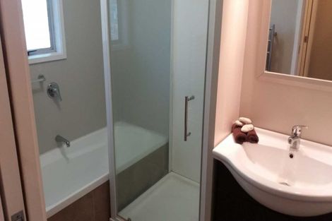 Photo of property in 75 Kemp Road, Massey, Auckland, 0614