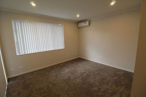 Photo of property in 17 Grove Way, Riverhead, 0820