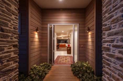 Photo of property in 16 Edgewood Place, Wanaka, 9305