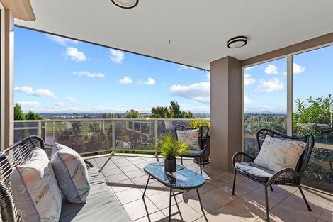 Photo of property in 16 Highcrest Heights, Westmorland, Christchurch, 8025