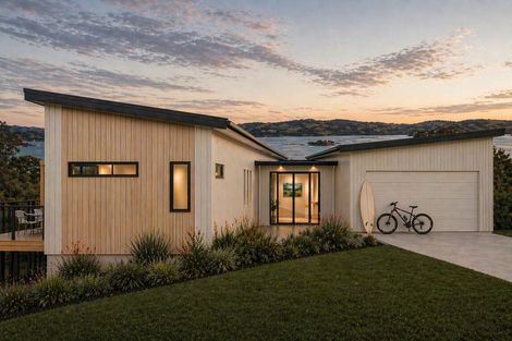 Photo of property in 12 Rereahu Street, Raglan, 3225