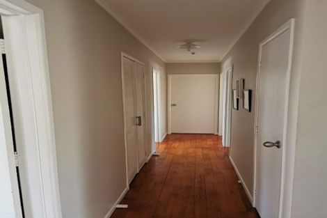 Photo of property in 5 Okataina Street, Pakuranga Heights, Auckland, 2010