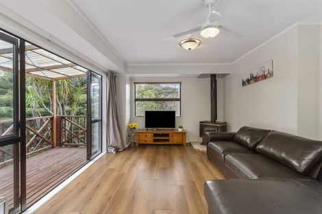 Photo of property in 2/18 Noeleen Street, Glenfield, Auckland, 0629