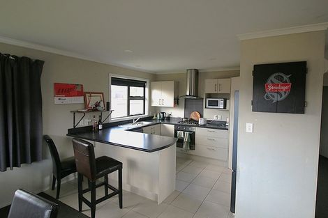 Photo of property in 2 Angelina Way, Kelvin Grove, Palmerston North, 4414