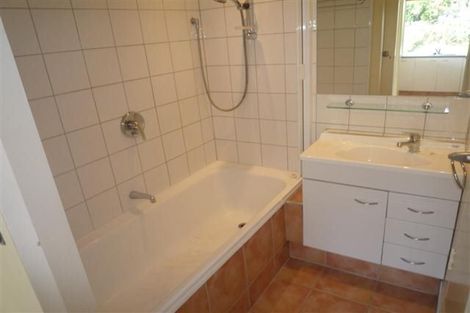 Photo of property in Jerningham Apartments, 20 Oriental Terrace, Oriental Bay, Wellington, 6011