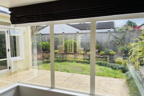 Photo of property in 10 Cellarmans Street, Te Atatu Peninsula, Auckland, 0610