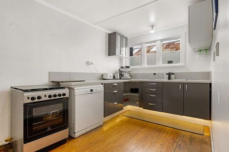 Photo of property in 905 Queen Street East, Parkvale, Hastings, 4122