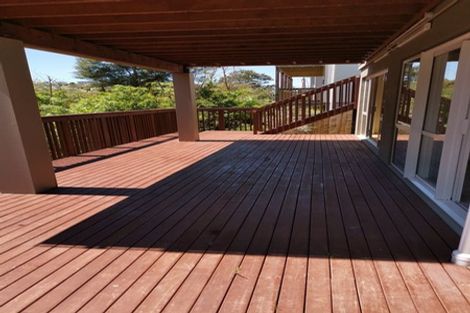 Photo of property in 16 Para Close, Fairview Heights, Auckland, 0632
