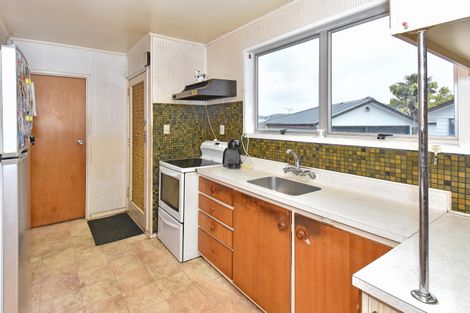 Photo of property in 8 Becker Drive, Weymouth, Auckland, 2103