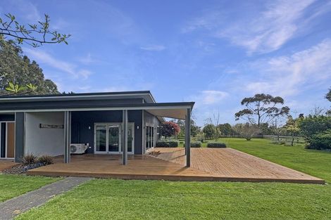 Photo of property in 646 No 2 Line, Fordell, 4572