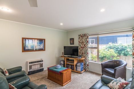 Photo of property in 4 Kaikomako Road, Waikanae, 5036