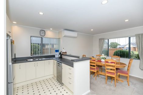 Photo of property in 2 Arundel Place, Nawton, Hamilton, 3200