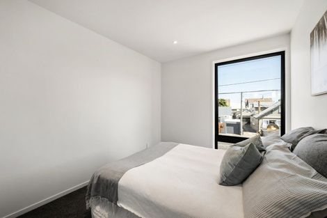 Photo of property in 96 Apu Crescent, Lyall Bay, Wellington, 6022