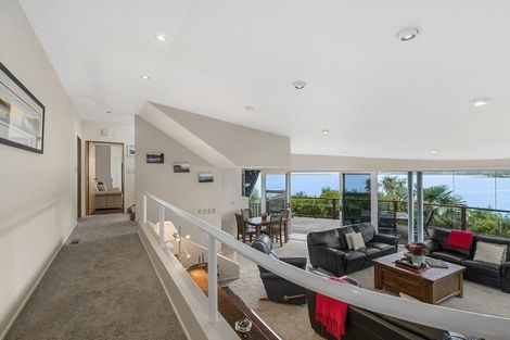 Photo of property in 28 Molyneux Close, Whitby, Porirua, 5024