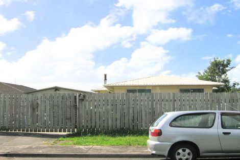 Photo of property in 5 Surman Place, Glen Eden, Auckland, 0602