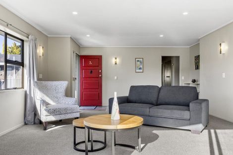 Photo of property in 7 Kathleen Place, Rainbow Point, Taupo, 3330