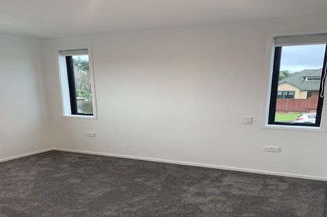 Photo of property in 1/2 Jadewynn Drive, Massey, Auckland, 0614