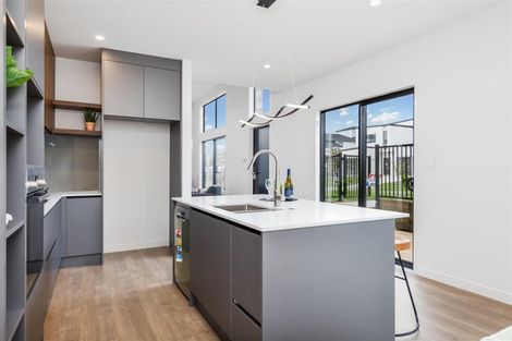 Photo of property in 34a Maraeariki Avenue, Orewa, 0931