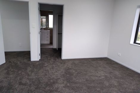 Photo of property in 1 Nagra Lane, Papakura, 2110