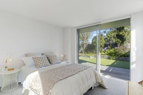 Photo of property in 2/43 Princes Street, Northcote Point, Auckland, 0627
