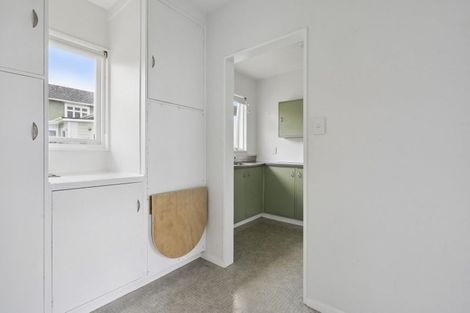 Photo of property in Bryon Court Flats, 25 Apuka Street, Brooklyn, Wellington, 6021