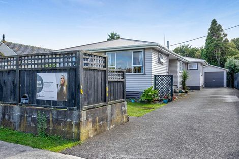 Photo of property in 9 Manawapou Road, Hawera, 4610