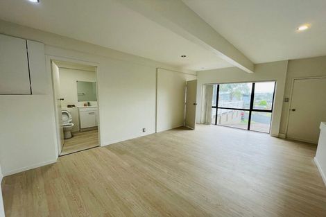 Photo of property in 16 Glenbervie Crescent, Massey, Auckland, 0614