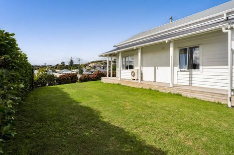 Photo of property in 15e Rospeath Crescent, Spotswood, New Plymouth, 4310