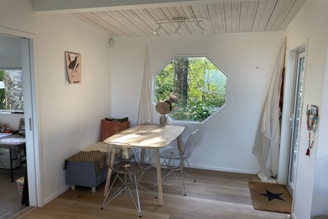 Photo of property in 60 Kauri Point Road, Laingholm, Auckland, 0604