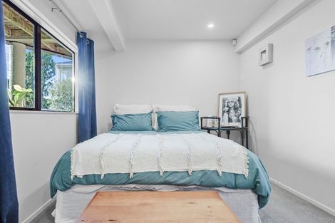 Photo of property in 1/66 Browns Bay Road, Rothesay Bay, Auckland, 0630