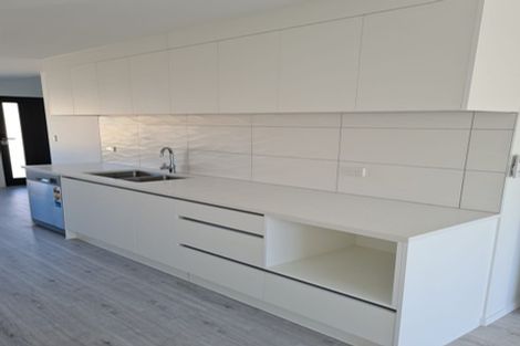 Photo of property in 8d Roys Road, Weymouth, Auckland, 2103