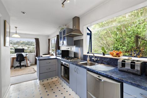 Photo of property in 71 Bassett Road, Johnsonville, Wellington, 6037