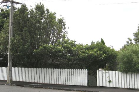 Photo of property in 97b Hinemoa Street, Birkenhead, Auckland, 0626