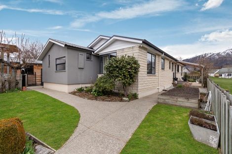 Photo of property in 6 Elva Dawson Place, Arrowtown, 9302