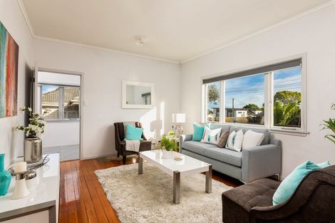 Photo of property in 4040 Great North Road, Glen Eden, Auckland, 0602