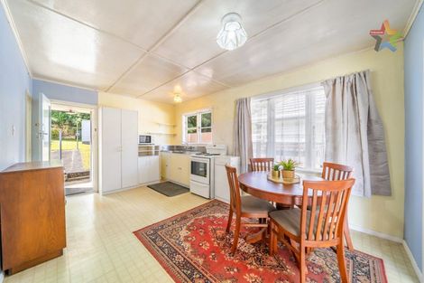 Photo of property in 72 Glen Road, Stokes Valley, Lower Hutt, 5019