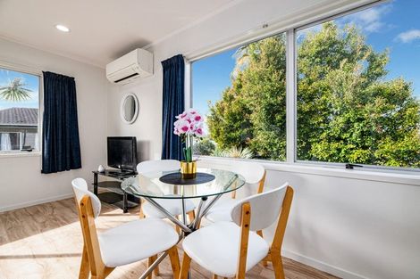 Photo of property in 2/50 Makora Road, Massey, Auckland, 0614