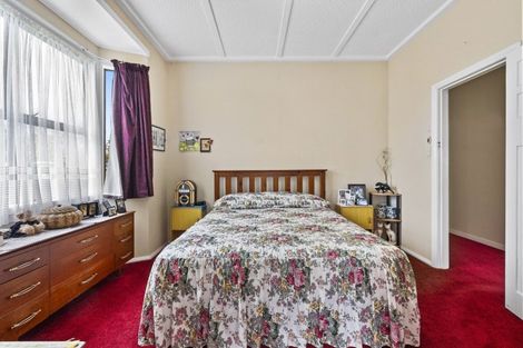 Photo of property in 12 Dunn Street, Egmont Village, 4372