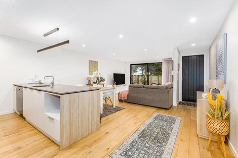 Photo of property in 1b Wai-iti Crescent, Woburn, Lower Hutt, 5010