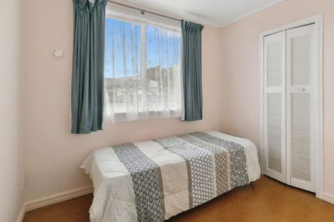 Photo of property in 12 Camrose Grove, Kingston, Wellington, 6021