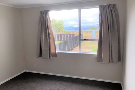 Photo of property in 47f2 Edgecombe Street, Newlands, Wellington, 6037