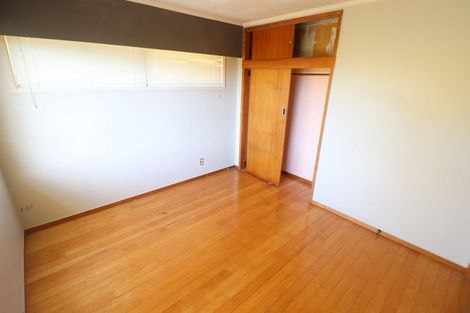 Photo of property in 11 Ellice Road, Totara Vale, Auckland, 0629