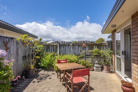 Photo of property in 4 Monterosso Place, Paraparaumu Beach, Paraparaumu, 5032