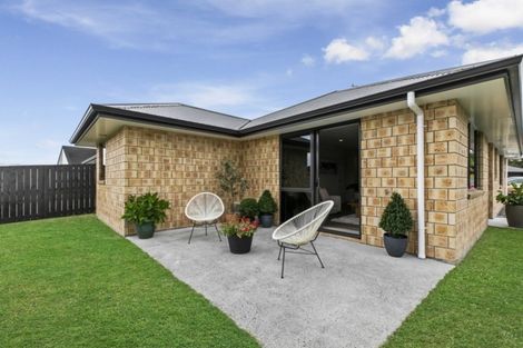 Photo of property in 1 The Palms, Rototuna, Hamilton, 3210