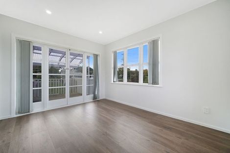 Photo of property in 16 Sylvan Crescent, Te Atatu South, Auckland, 0610