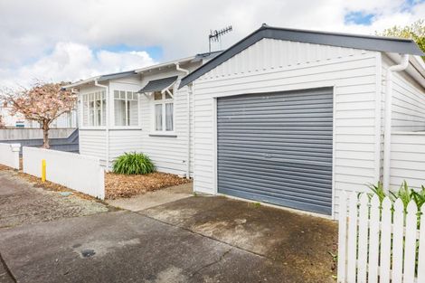 Photo of property in 69 Chelwood Street, Takaro, Palmerston North, 4412