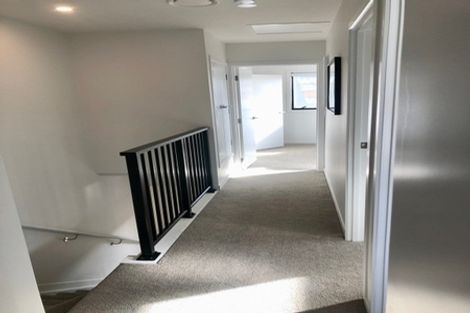 Photo of property in 4/35 Garadice Road, Rothesay Bay, Auckland, 0630