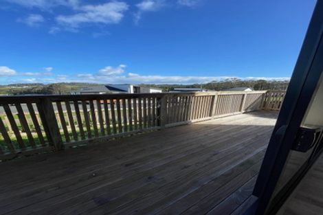 Photo of property in 4 Celestial Crescent, Orewa, 0931