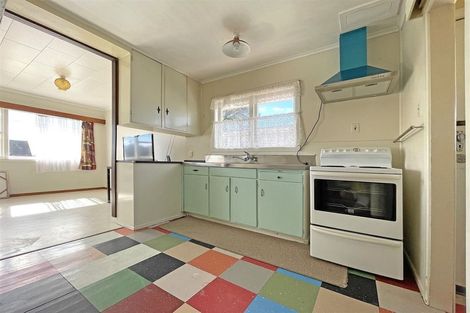 Photo of property in 75 Larnoch Road, Henderson, Auckland, 0610
